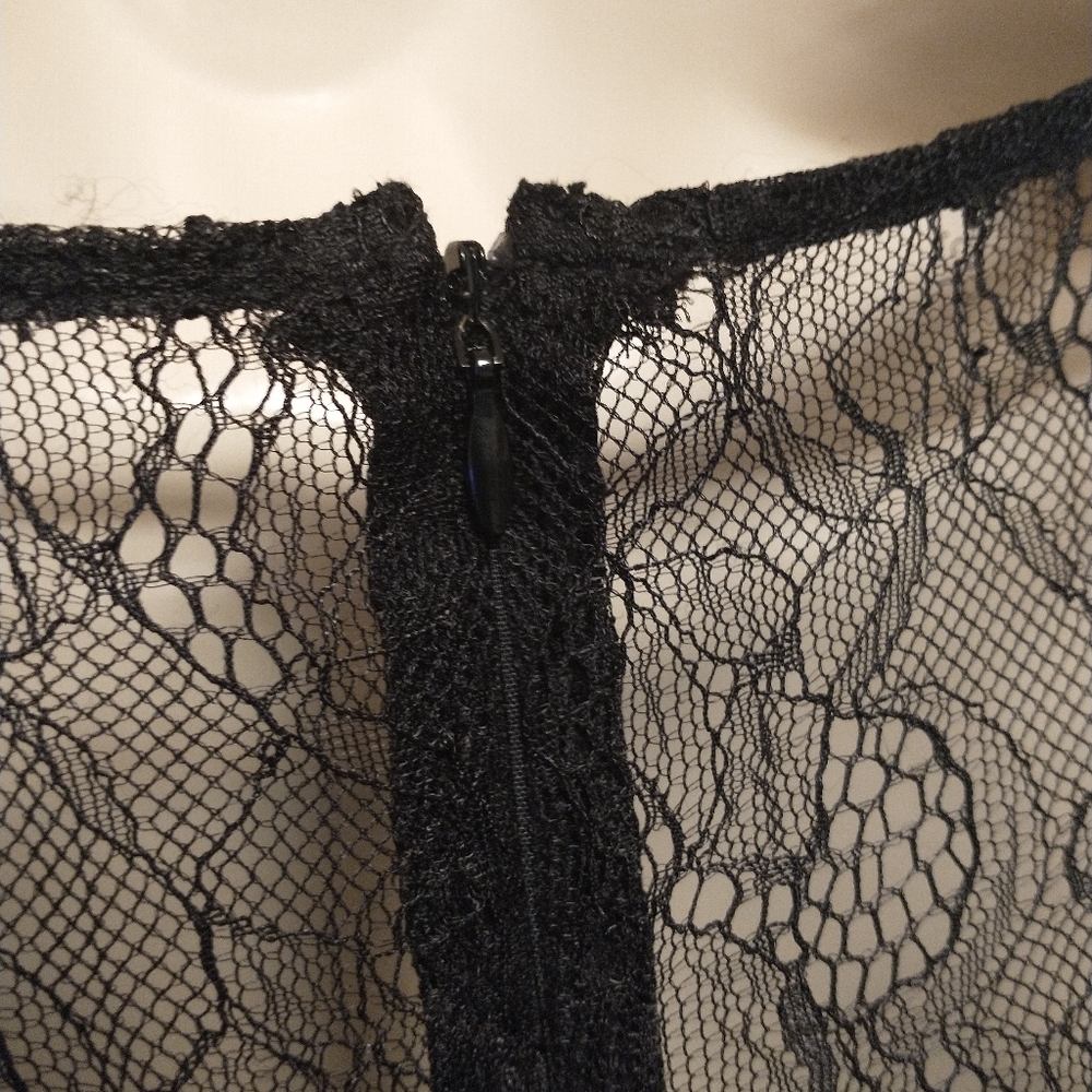 Calvin Klein Black Cocktail Dress Size 8 Lace Yoke Sheath Knee Length NWT - Picture 6 of 11